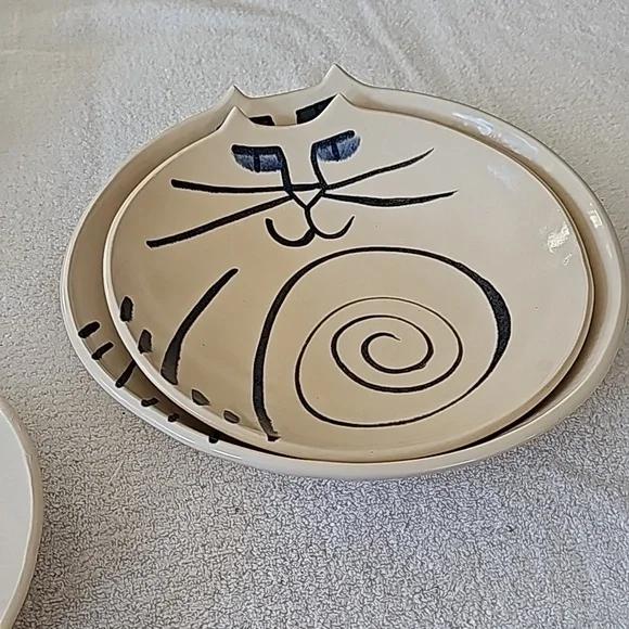 Vintage Set of 4 Bowls - Picture 3 of 12